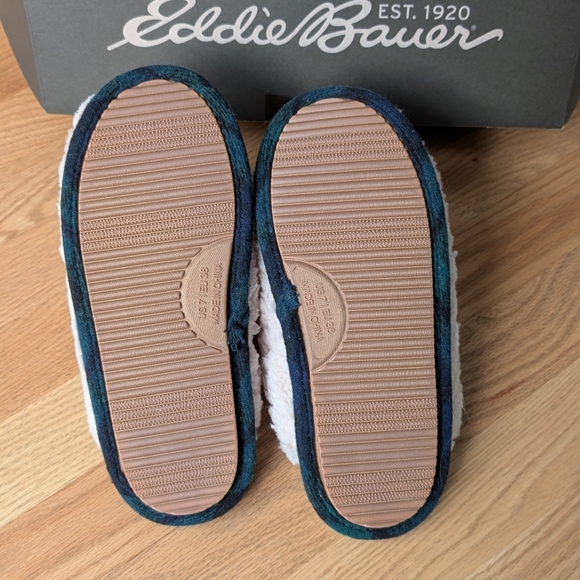 Eddie Bauer Shearling teddy and tartan slippers size 7 - Picture 3 of 3